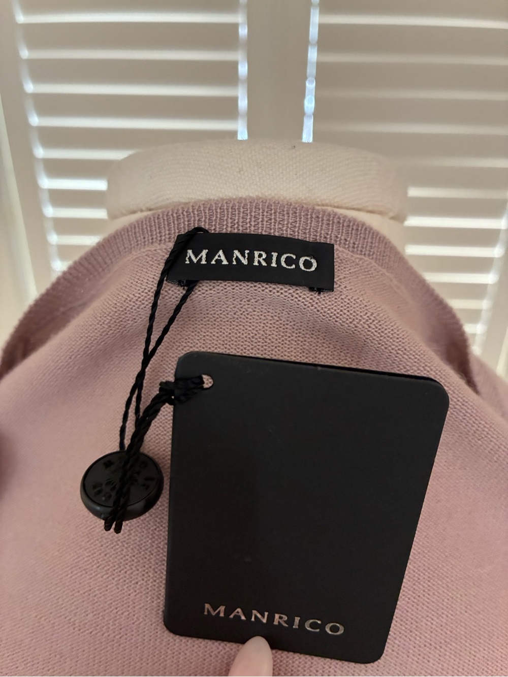 NWT Manrico Cashmere Classic Scoop Neck Long-Sleeve Sweater in Dusty Rose - Picture 4 of 6